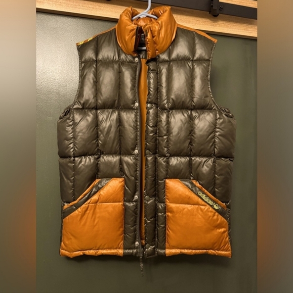 Adidas Hiking Trekker Trefoil Retro Puffer Vest -RARE NWOT - Picture 1 of 4